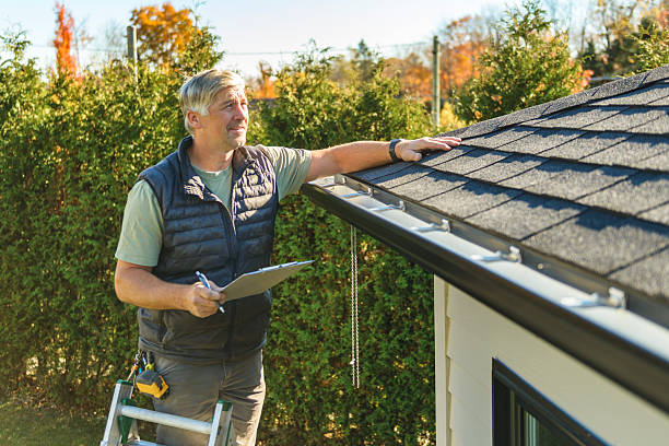 Professional Roofing technician working in Durant, MS